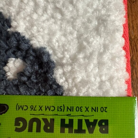 NWT Peanuts Snoopy Red Puffer Coat Winter/Holiday Bath/Kitchen Plush Mat/Rug - Picture 4 of 4